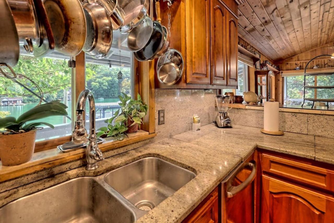 Hannahs Perch On Lake Burton With Private Top Patio And Bottom Dock Clayton Esterno foto